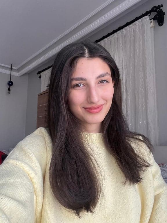 Rukiye A. mezun öğrenci başarı görseli