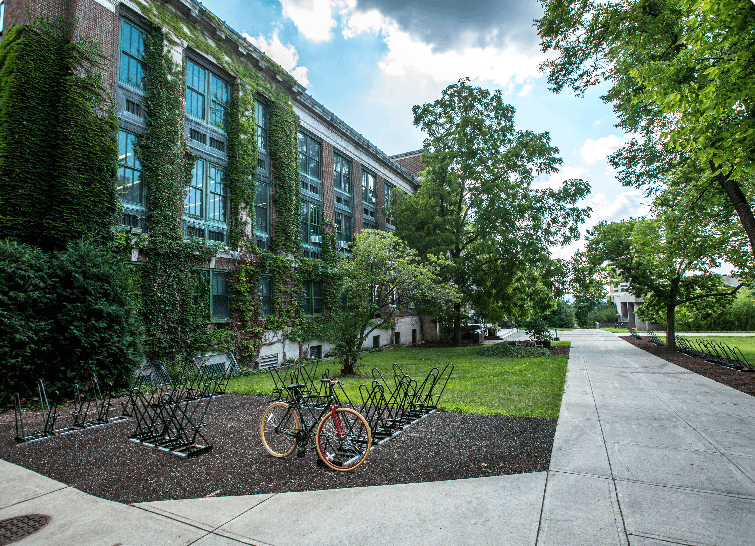 yurtdisinda-universite-egitimi-avantajlari-basvuru-sureci-ve-destekler